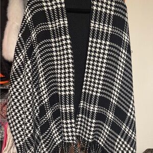 Black and White Plaid Shawl